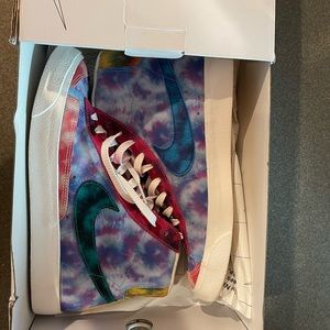 Nike blazer high tops. Sz. 8.5. Only worn 2 times.